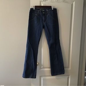 Tommy Hildiger Bootcut Jeans size 6R.  -1